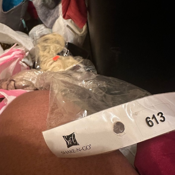 613 body wave closure and red body wave extensions - Picture 2 of 5